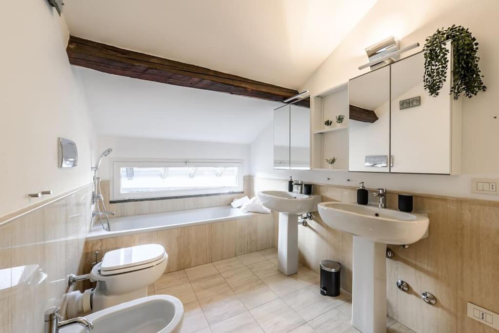 Apartamento Buenos Aires' Nest - 10 Minutes From Duomo With Terrace *